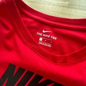✔️ NIKE ✔️ Long Sleeve T-Shirt - RED - Comfy - NWOT